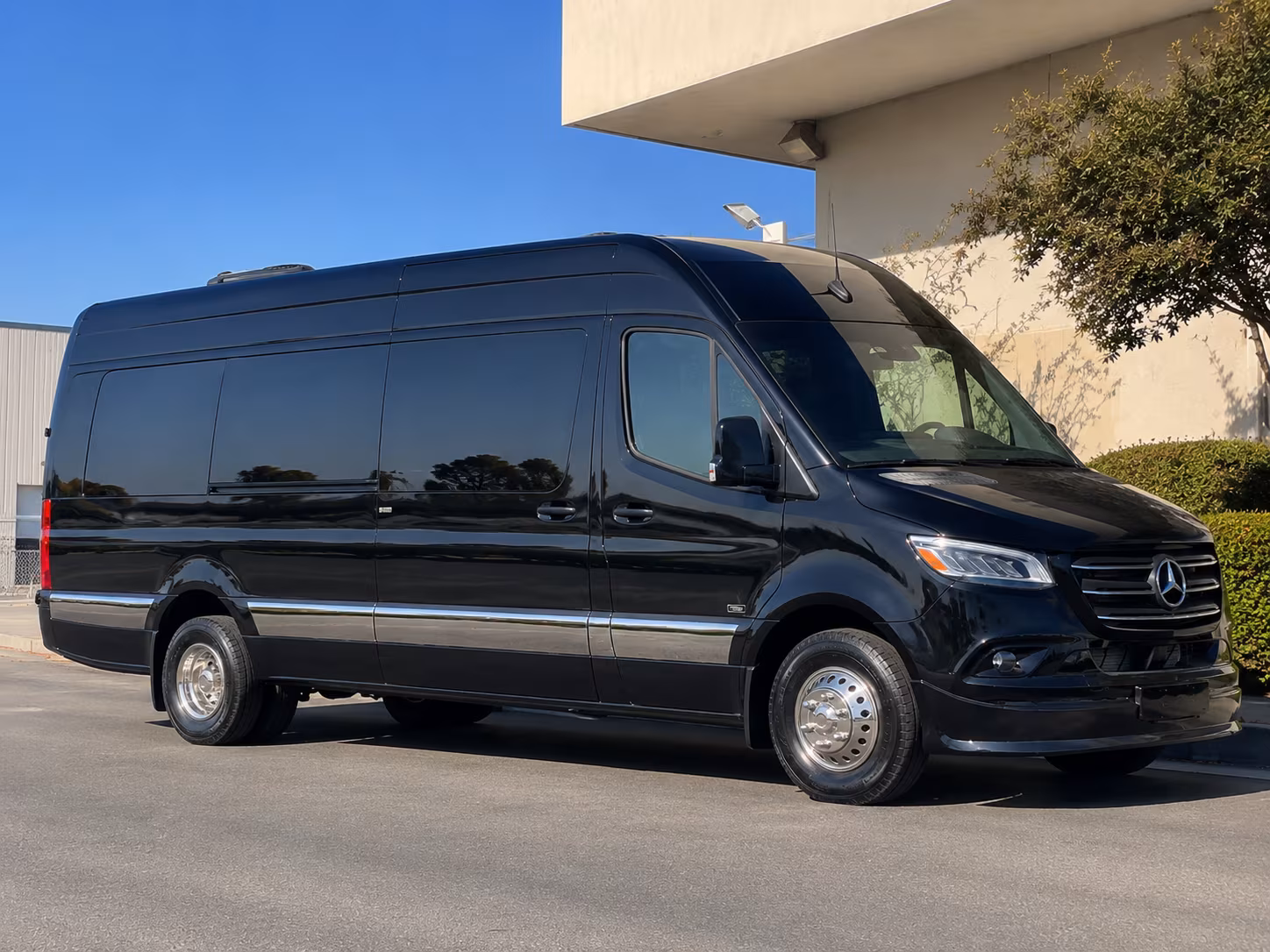 Newark Airport Shuttle & Transportation party bus exterior