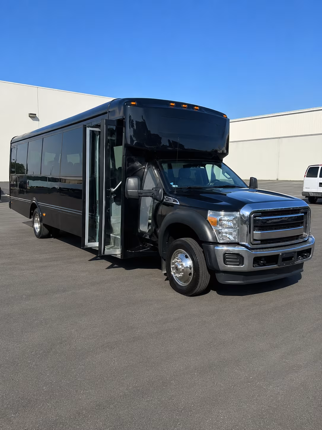 Newark Birthday, Sweet 16, & Quinceañera Transportation party bus exterior