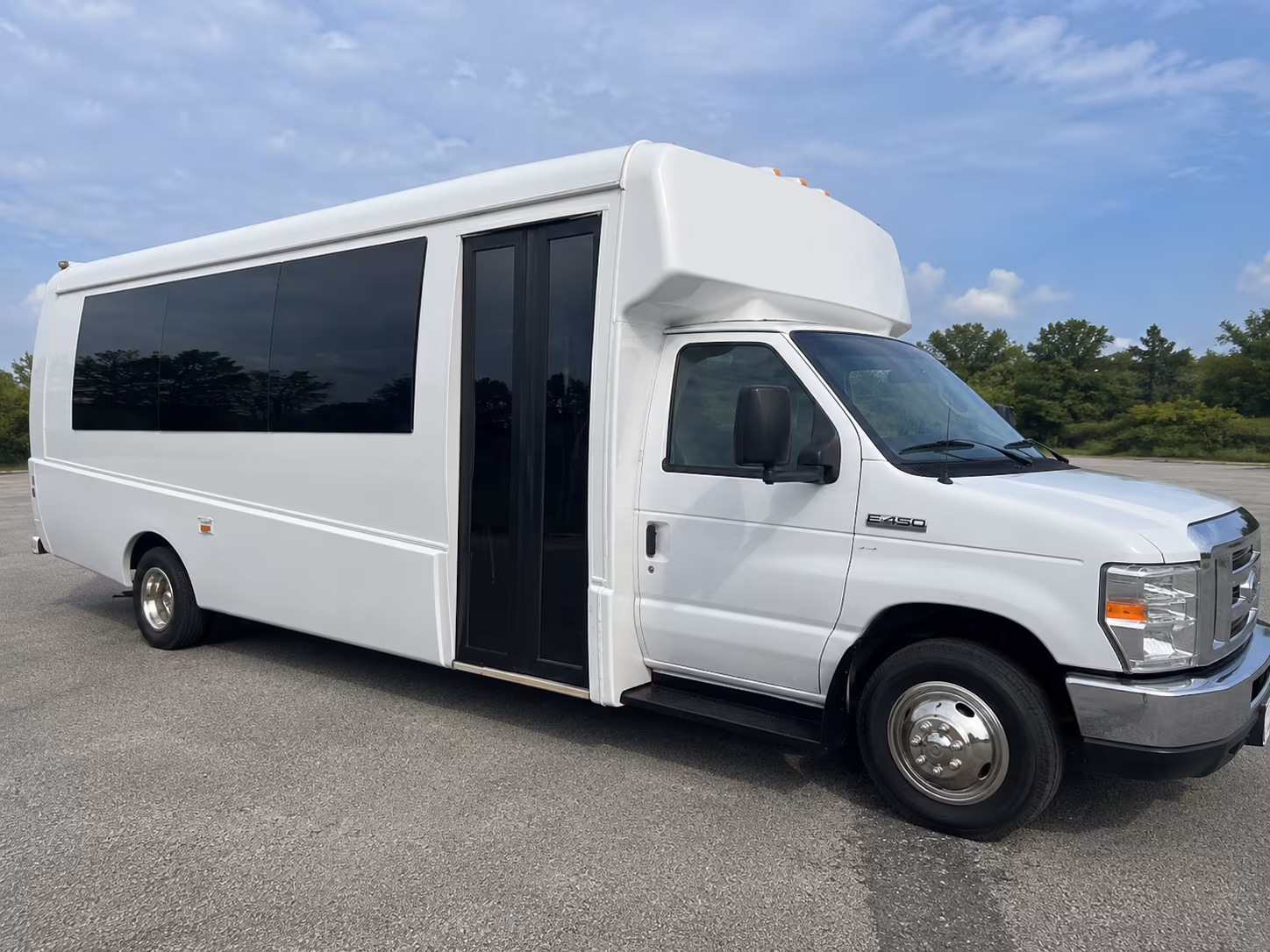 Newark Birthday, Sweet 16, & Quinceañera Transportation party bus exterior