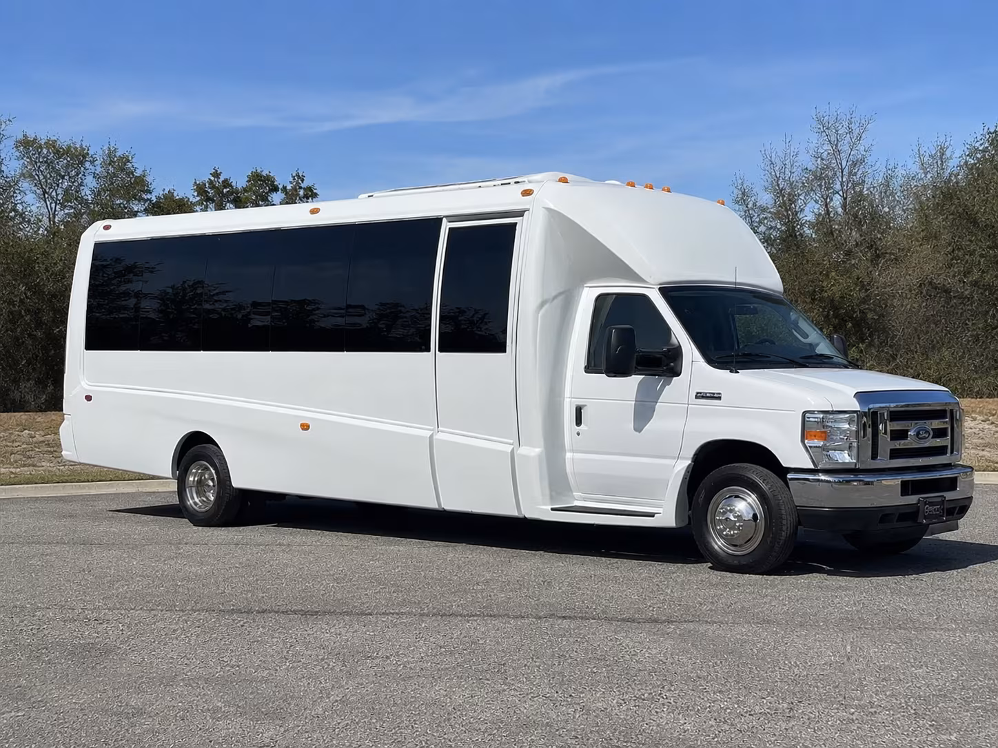 Newark Winery Tour & Pub Crawl Transportation party bus exterior