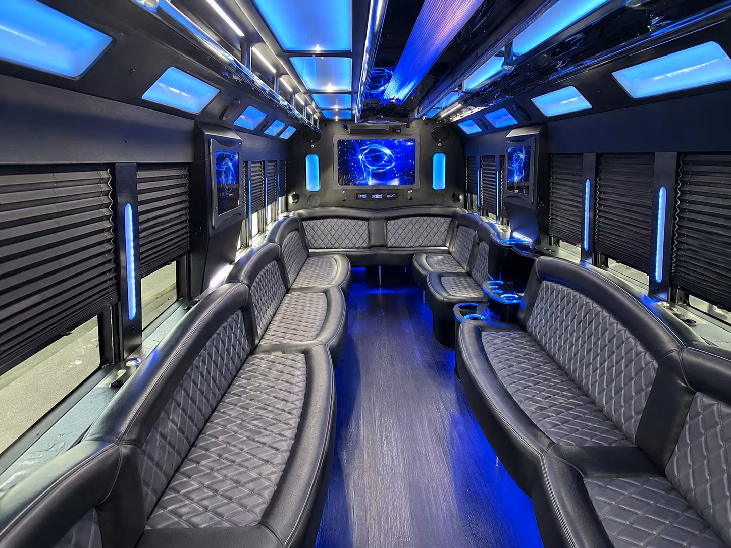 Newark Winery Tour & Pub Crawl Transportation party bus exterior